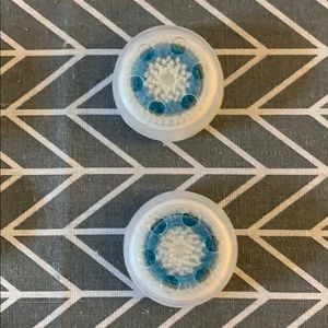 2 of Clarisonic deep pore cleaning head